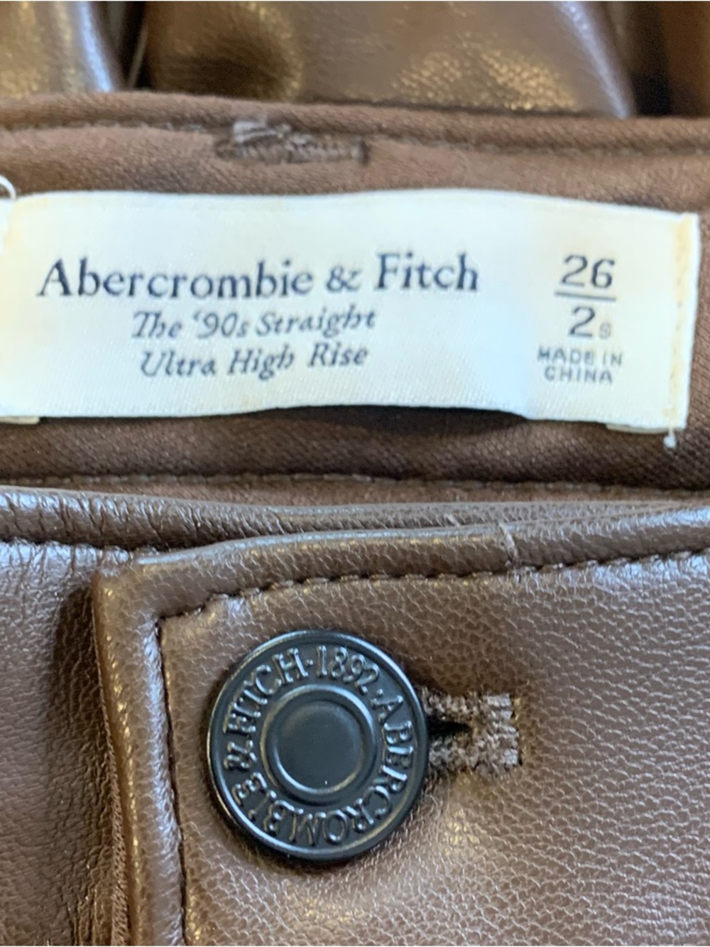 Abercrombie & Fitch The 90s Straight Ultra High Rise Poly Coated Pants Size 2S - Picture 5 of 11